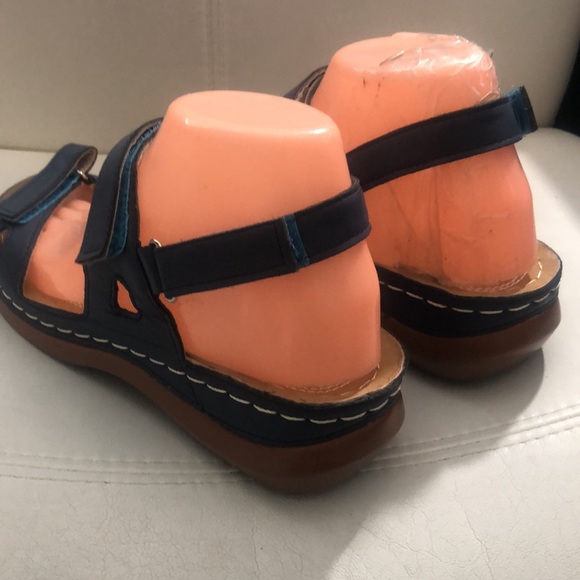 Women's Nany Blue Lite Weight Strap on Sandal Adj. Loop & Hook Closure Size 8 - Picture 8 of 15